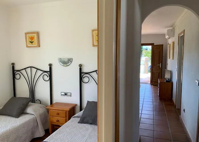 Montserrat 3, Terrace & Pool Holiday home *