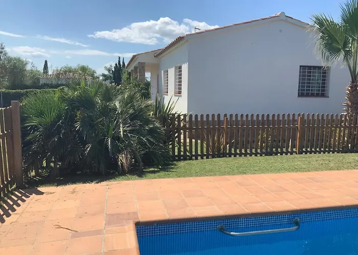 Montserrat 3, Terrace & Pool Holiday home