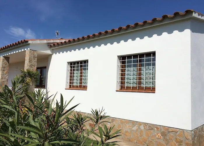 Montserrat 3, Terrace & Pool