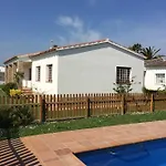 Montserrat 3, Terrace & Pool